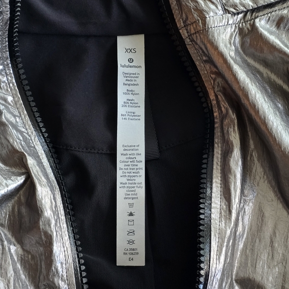 LULULEMON Get Stellar Titanium Foil Jacket XXS EUC - Picture 10 of 15